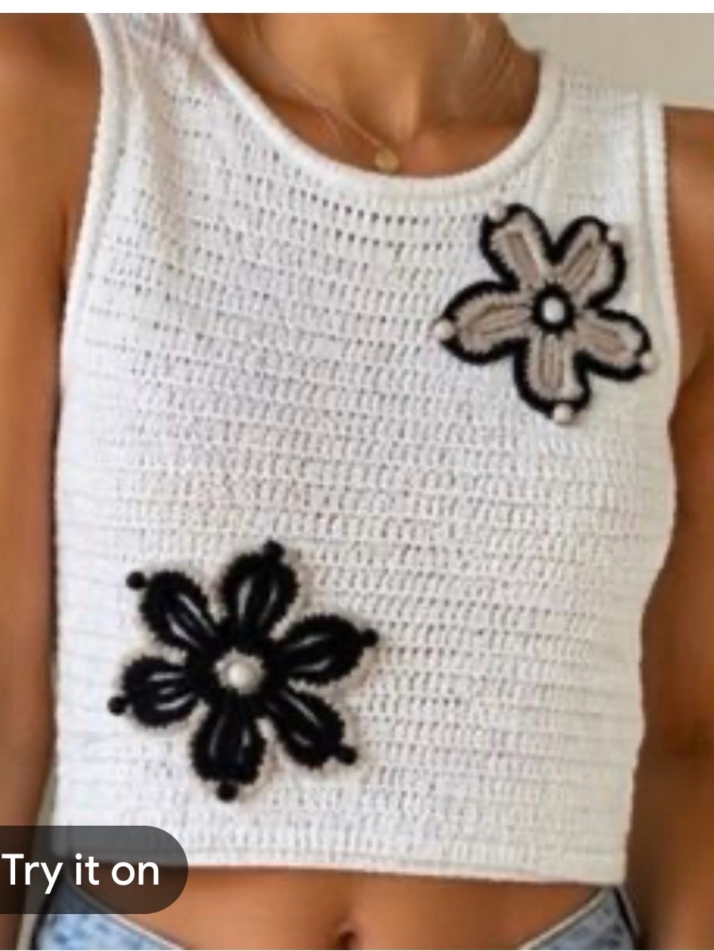 INDUSTRY OFF WHITE  Crochet Floral Applique Crop Tank SIZE MEDIUM Very stretchy